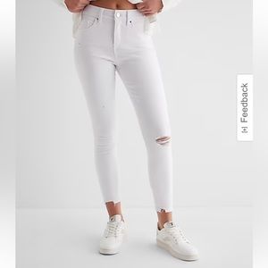 Mid Rise Raw Hem White Mid-Rise size 4 Skinny Express Jeans
